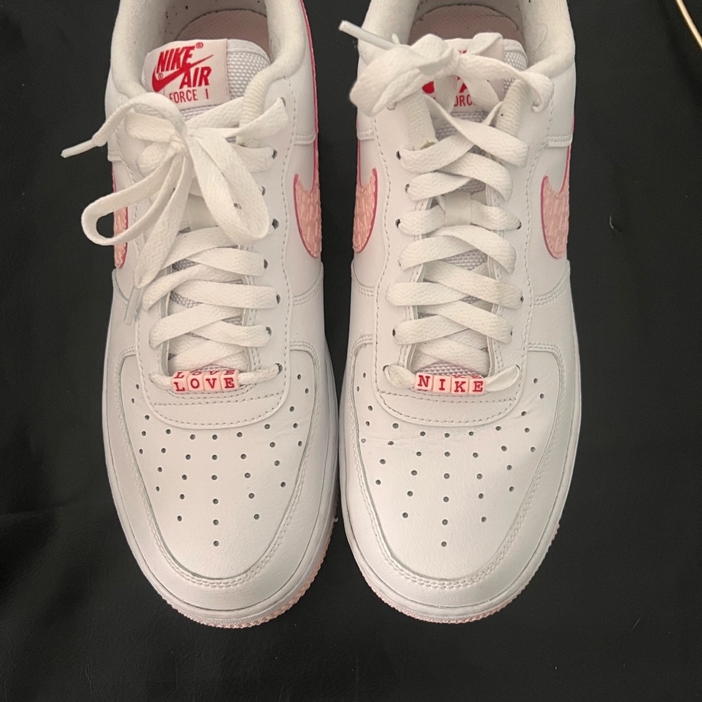 Nike Women’s White and Light Pink Air Force 1 Sneakers - Picture 7 of 9